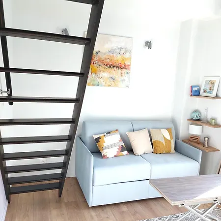 Avec Mezzanine Dans Maison D'artiste