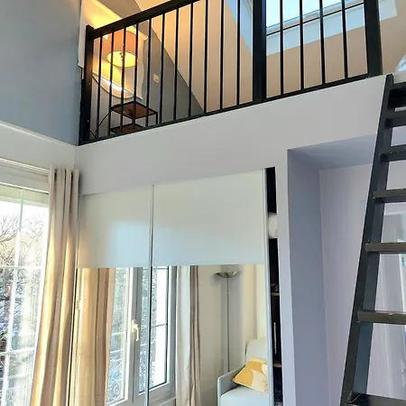Avec Mezzanine Dans Maison D'artiste Rueil-Malmaison