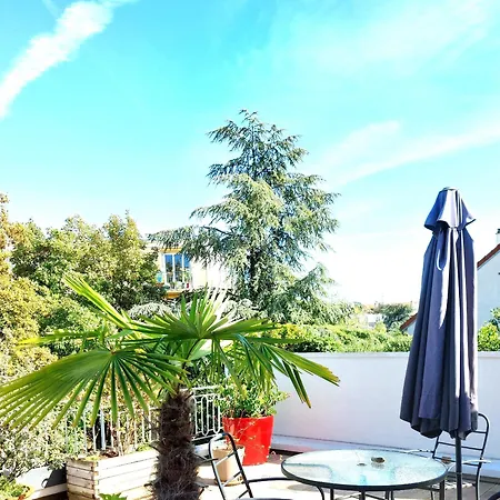 Avec Mezzanine Dans Maison D'artiste Rueil-Malmaison
